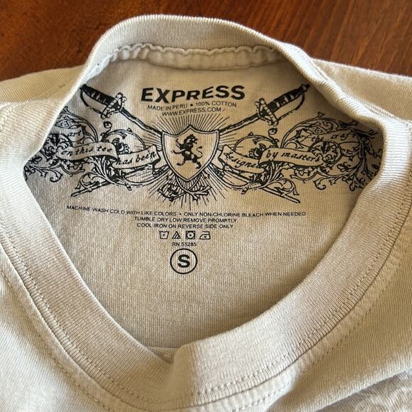 Express Mens Size S Tan & White Graphic Tee Shirt Skulls Floral - Picture 3 of 6